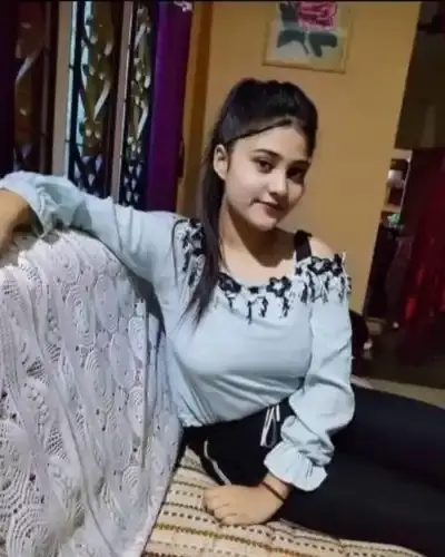 Call Girls Service in Fort Area